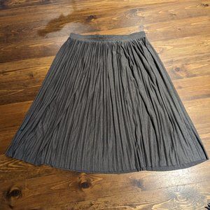 Dex Plus Size Pleated Grey Skirt / Jupe grise plissée